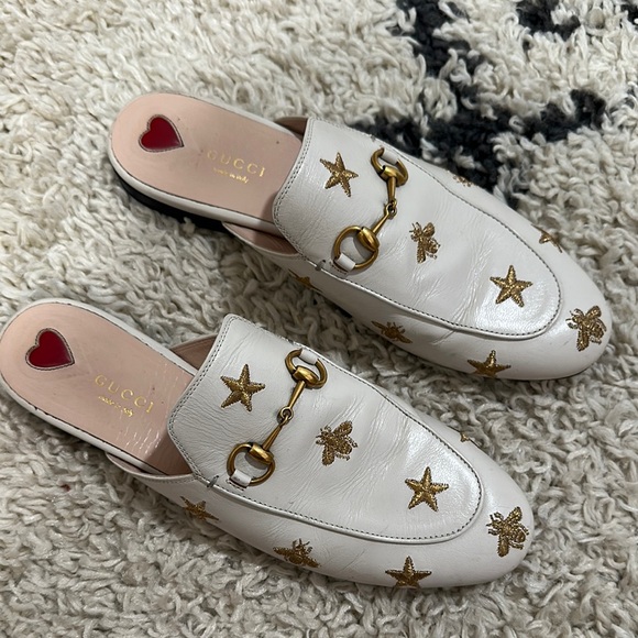 Gucci Women's Cream Loafers with Gold Embroidery - Picture 6 of 8